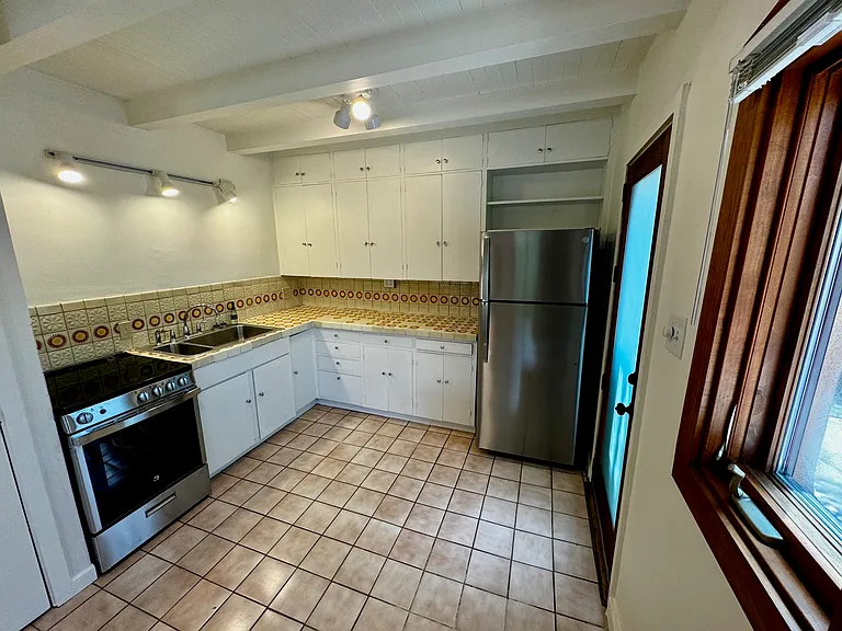 303 Artist Rd — Photo 6