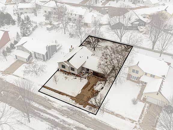 3rd image of 5731 Lancaster Pl NW