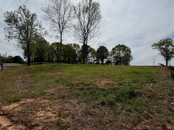 2 Beaver Creek Rd, Holly Pond, AL 35083