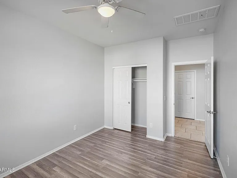 7135 W Rancho Dr — Photo 8
