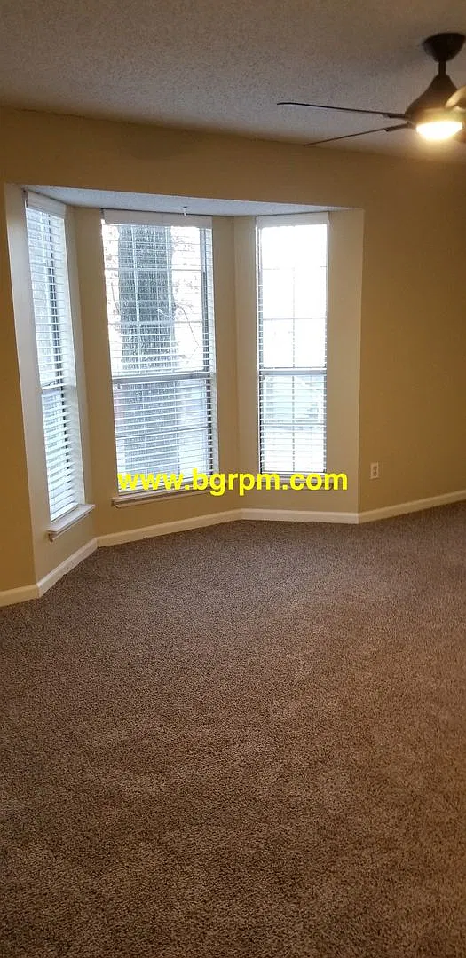 3 BD, 2 BA, Home in Sherwood — Photo 4