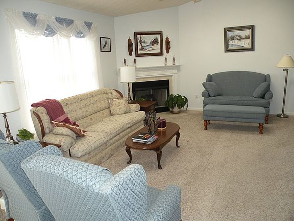 5th image of 4004 N Rosewood Dr