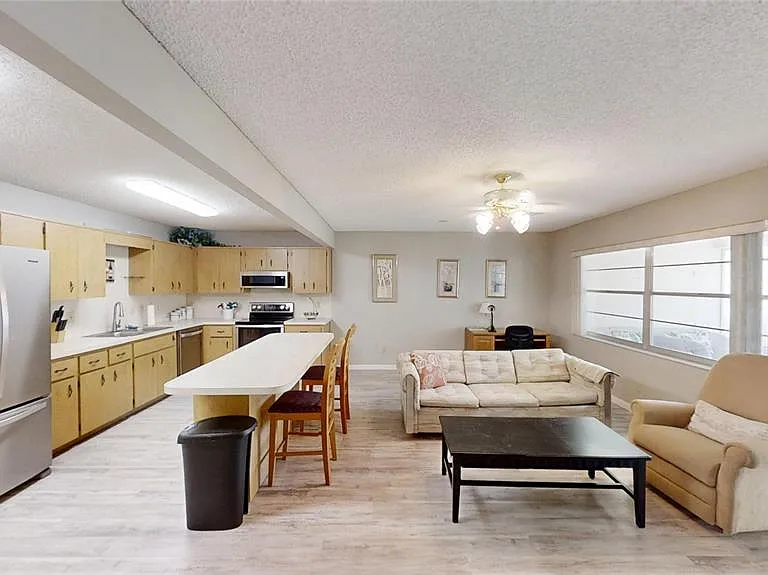 8430 SW 90th Ln #D — Photo 5