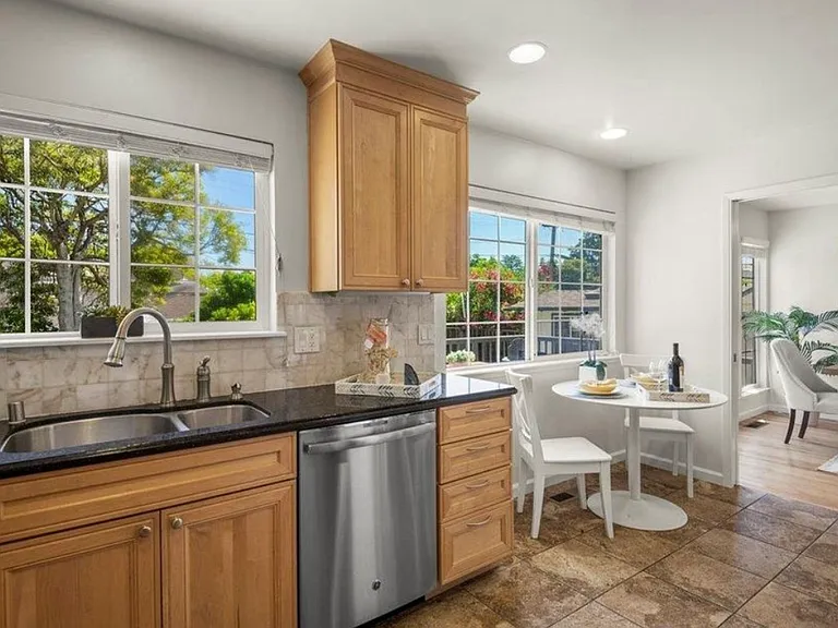 1033 W Knickerbocker Dr — Photo 10
