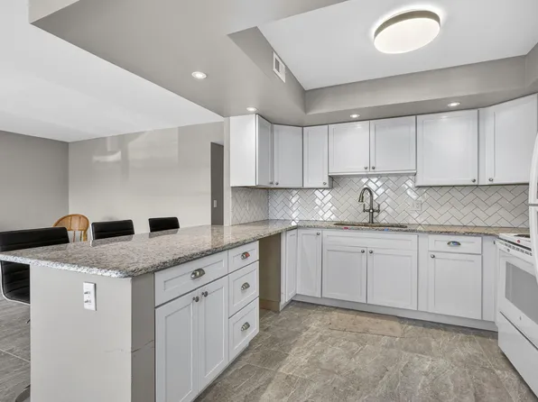 105 Greenbrier C, West Palm Beach, FL 33417