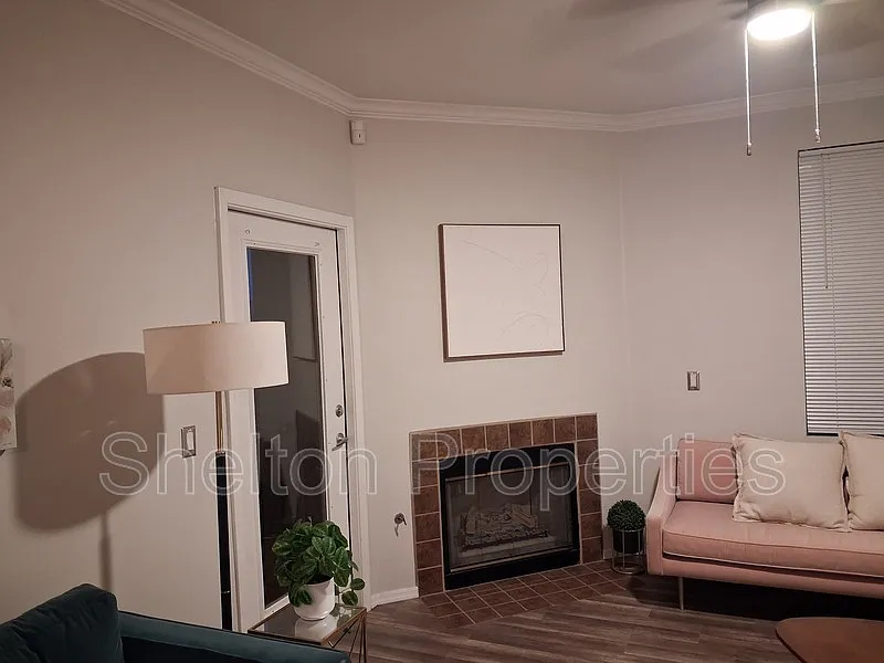 2 bed, 2.0 bath, 1149 sqft, $1,995 — Photo 3