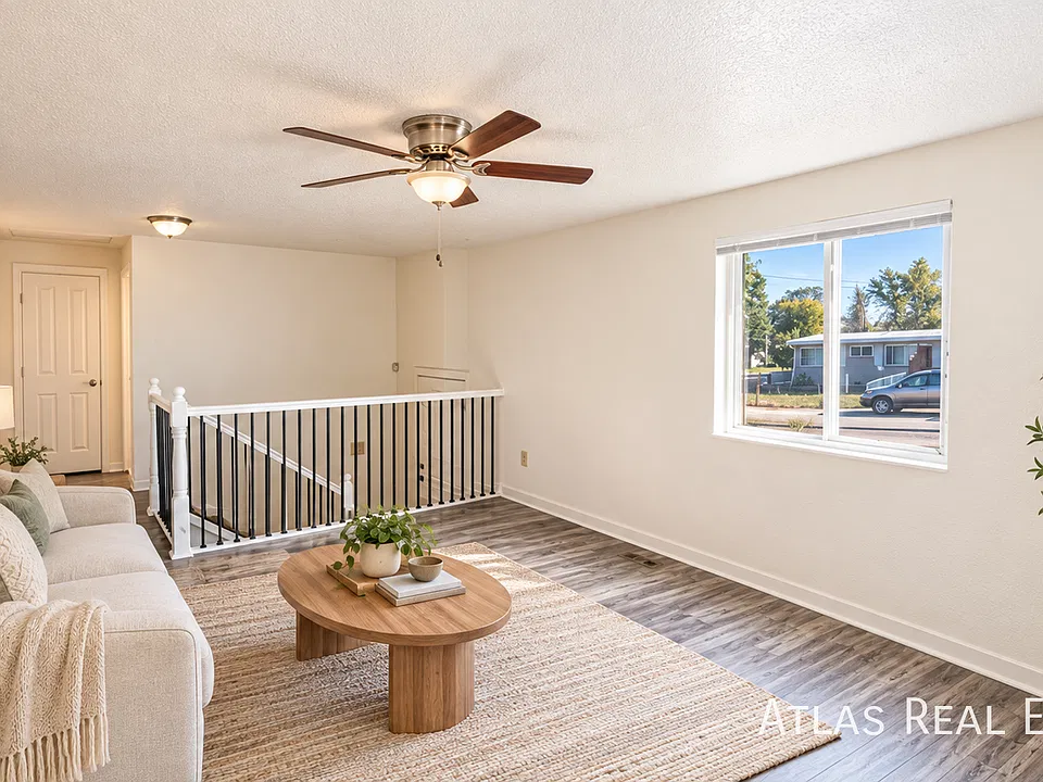 2003 W Caspian Pl