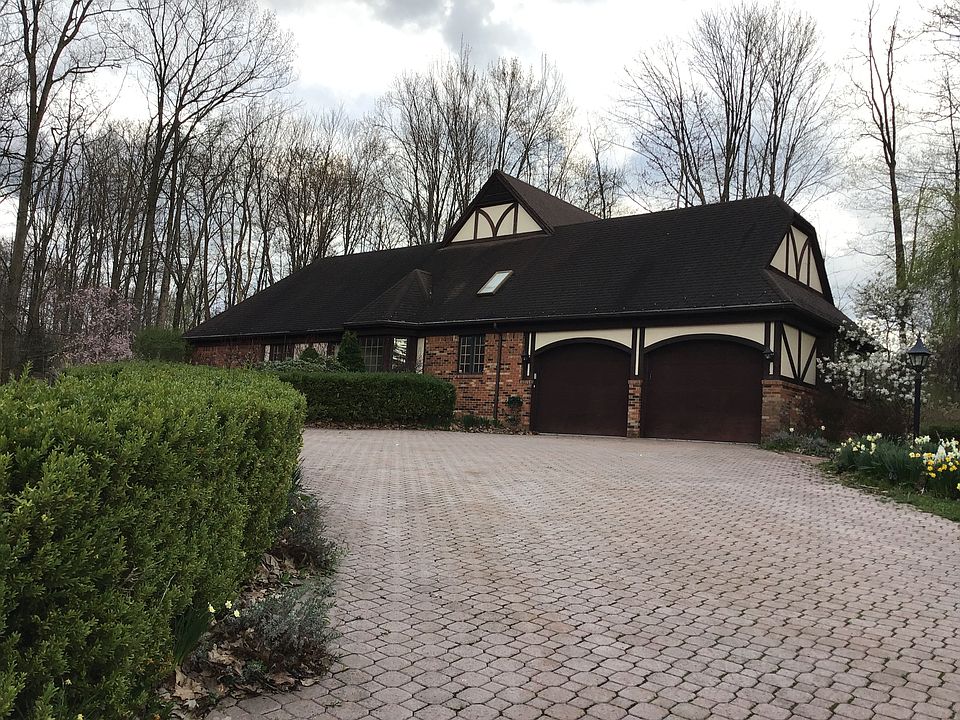 1st image of 501 Shadow Oaks Dr