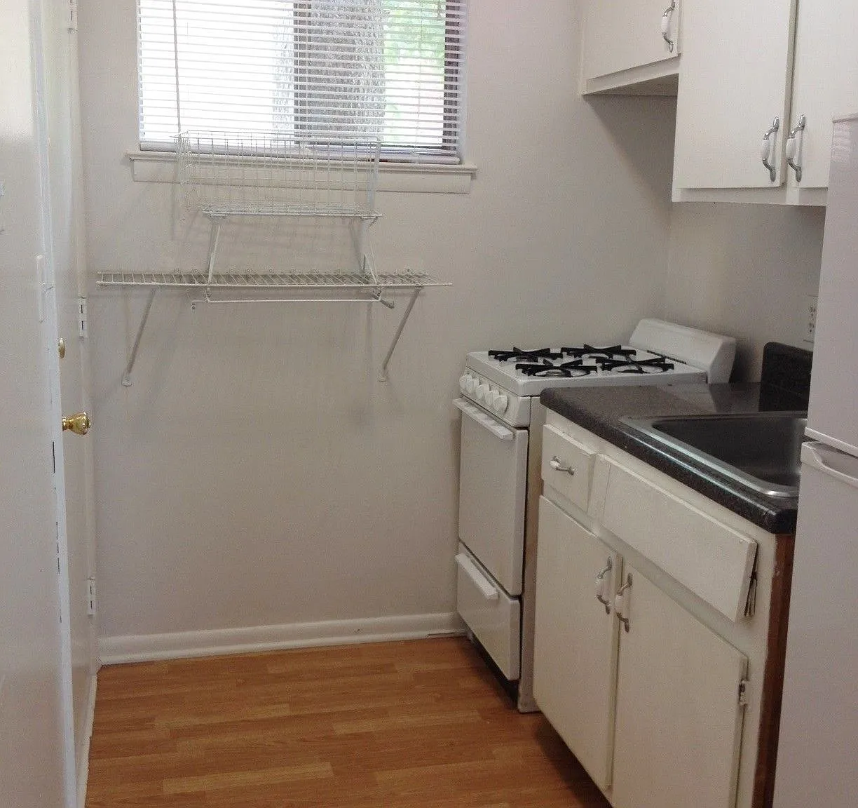 1 bed, 1.0 bath, 650 sqft, $1,200 — Photo 2
