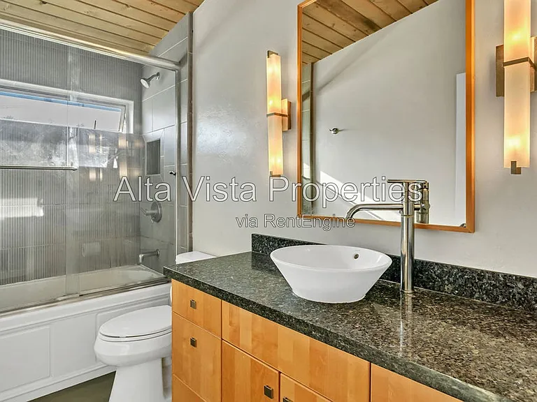 2569 Loring St — Photo 25