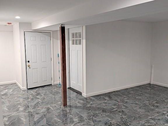 3rd image of 102-31 164th Avenue