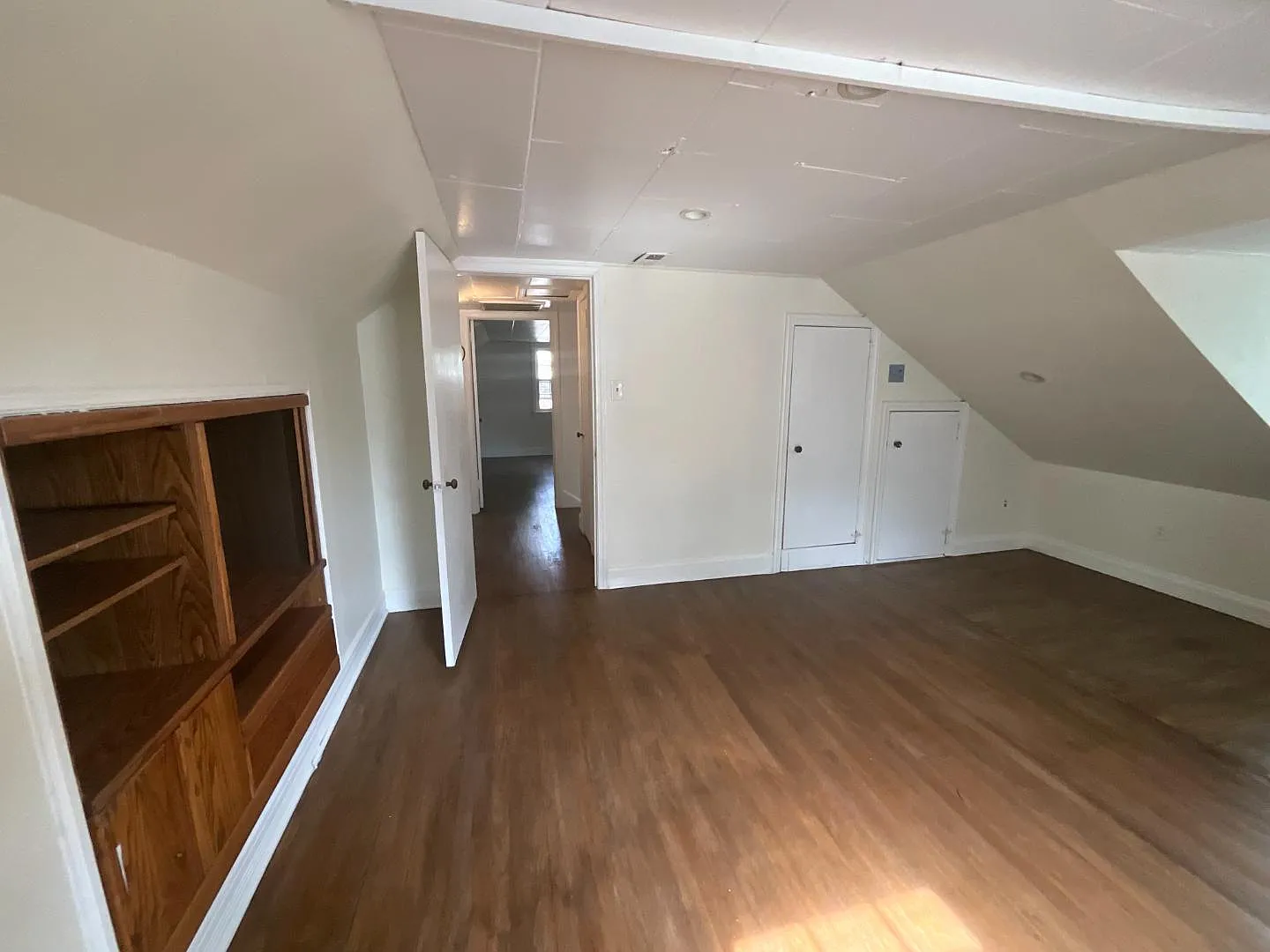 1203 W Friendly Ave - B — Photo 3