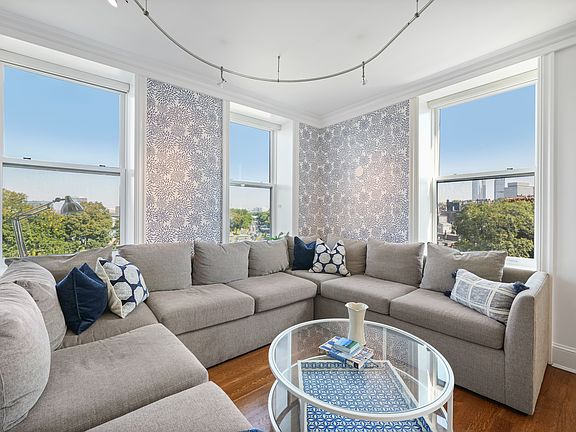 4th image of 100 Beacon St Unit 6