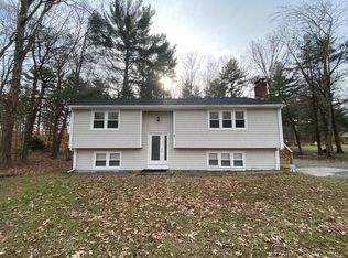 27 Peckham St, Attleboro, MA 02703