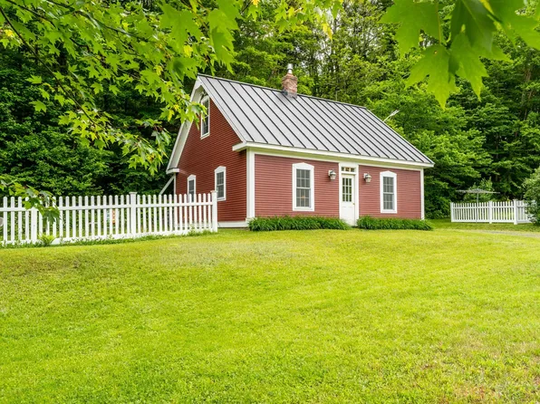 425 Nebraska Valley Rd, Stowe, VT 05672