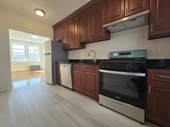 183 Kent St APT 6, Brookline, MA 02446
