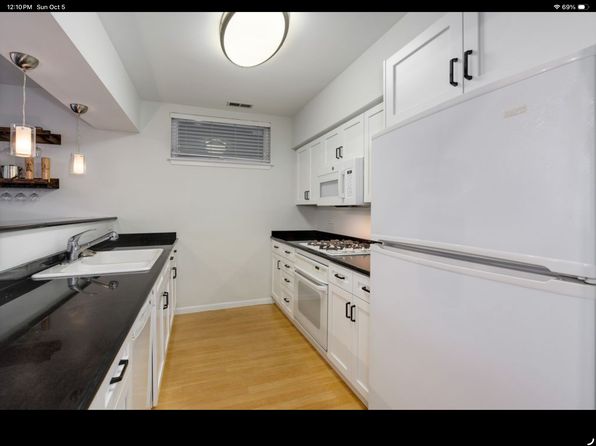 2135 N Southport Ave APT 101