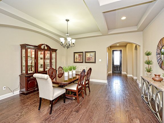 3rd image of 103 Waverly Spire Ct