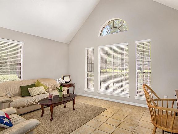 5th image of 4115 Garden Lake Dr