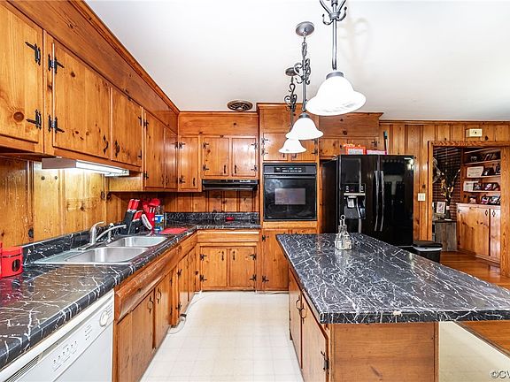5th image of 111 N Colonial Dr
