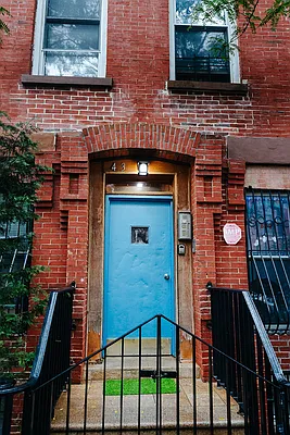 Rented by Avenues Real Estate | media 9