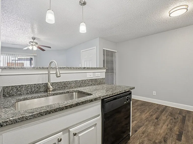 Don't Miss Out Biltmore Homes Leasing Fast — Photo 81