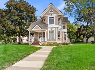 601 Brook St, Elgin, IL 60120