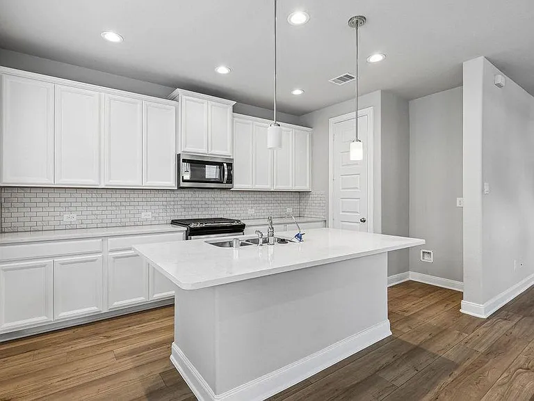 9808 Falling Fern Ln — Photo 4