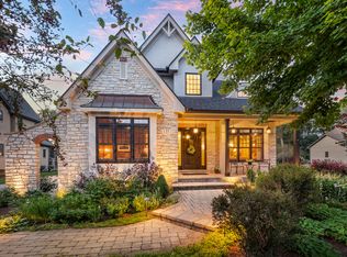 135 E Hillside Rd, Naperville, IL 60540