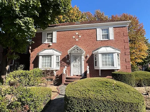 8019 Utopia Pkwy, Jamaica, NY 11432