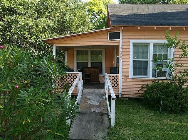 1st image of 1368 Doucette Ave