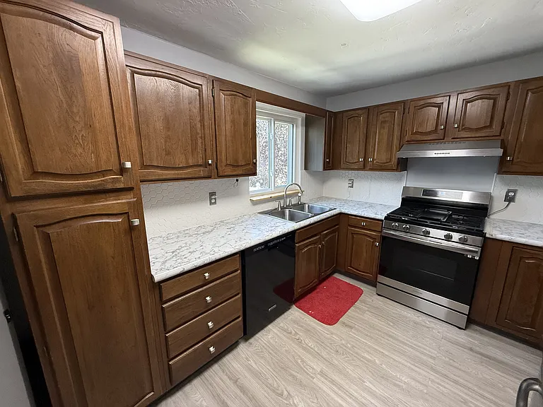 2423 Pine St #1 — Photo 12