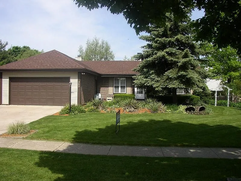 262 Cunningham Ln photo 1