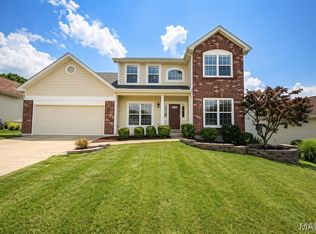 1126 Manor Cove Dr, Saint Charles, MO 63304