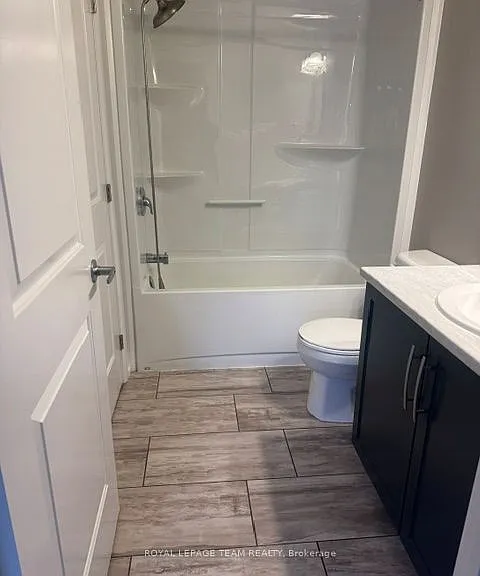 58 Vimy Ridge Cres — Photo 11