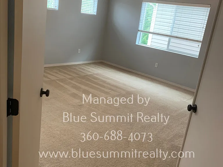 4349 McKinley St NE — Photo 9