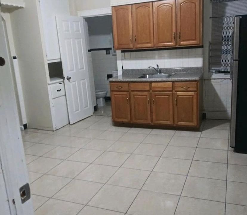 1st image of 10 Norwood St APT 1