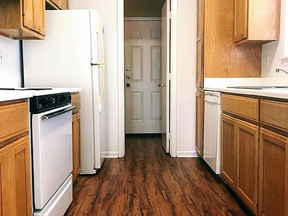 4th image of 2536 Ashford Dr