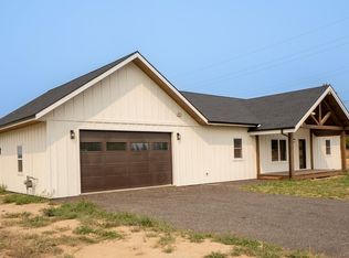 24 Beulah Pl, Moyie Springs, ID 83845