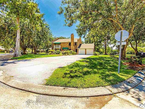4th image of 201 Oak Alley Dr