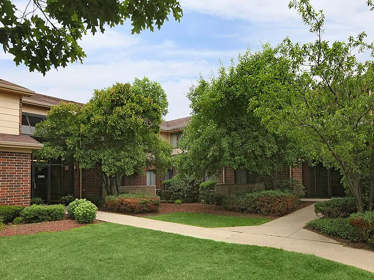 33601 N Royal Oak Ln — Photo 1