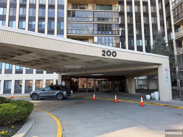 200 Winston Dr APT 1014, Cliffside Park, NJ 07010