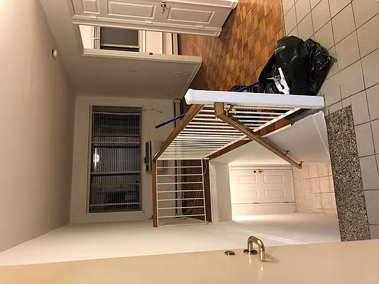 Rented by 18 REALTY | media 10