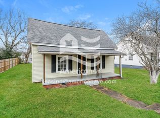 204 Woodside Ave, Fountain Inn, SC 29644