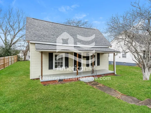 204 Woodside Ave, Fountain Inn, SC 29644