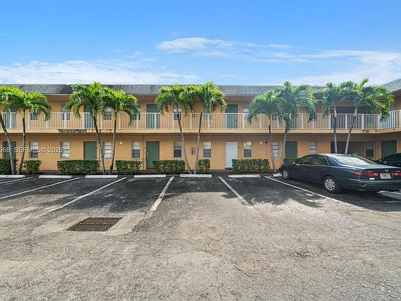 2nd image of 4081 N Dixie Hwy APT 27