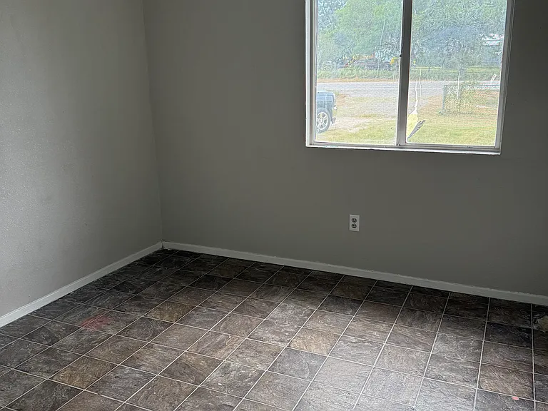 15401 S State Highway 123 — Photo 12