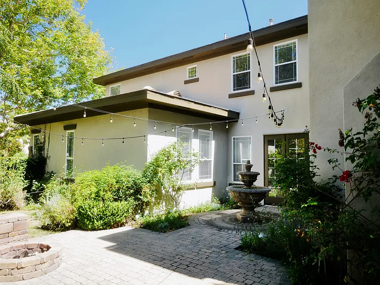 22 Artisan St — Photo 37