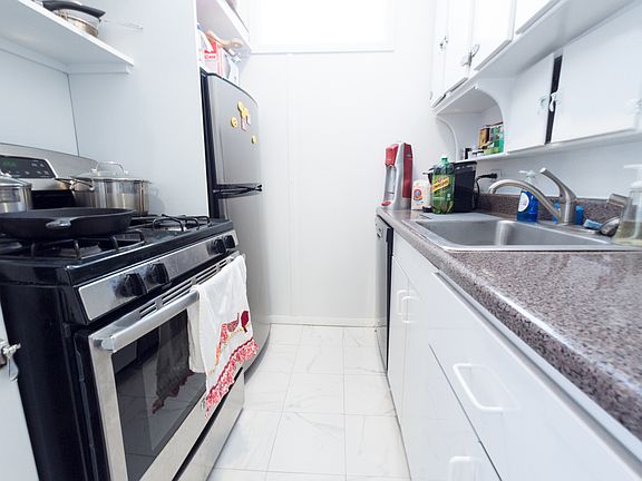 5th image of 353 W 56th St APT 4K