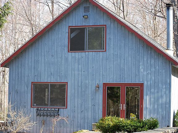 4th image of 410 Roaring Brook Ln